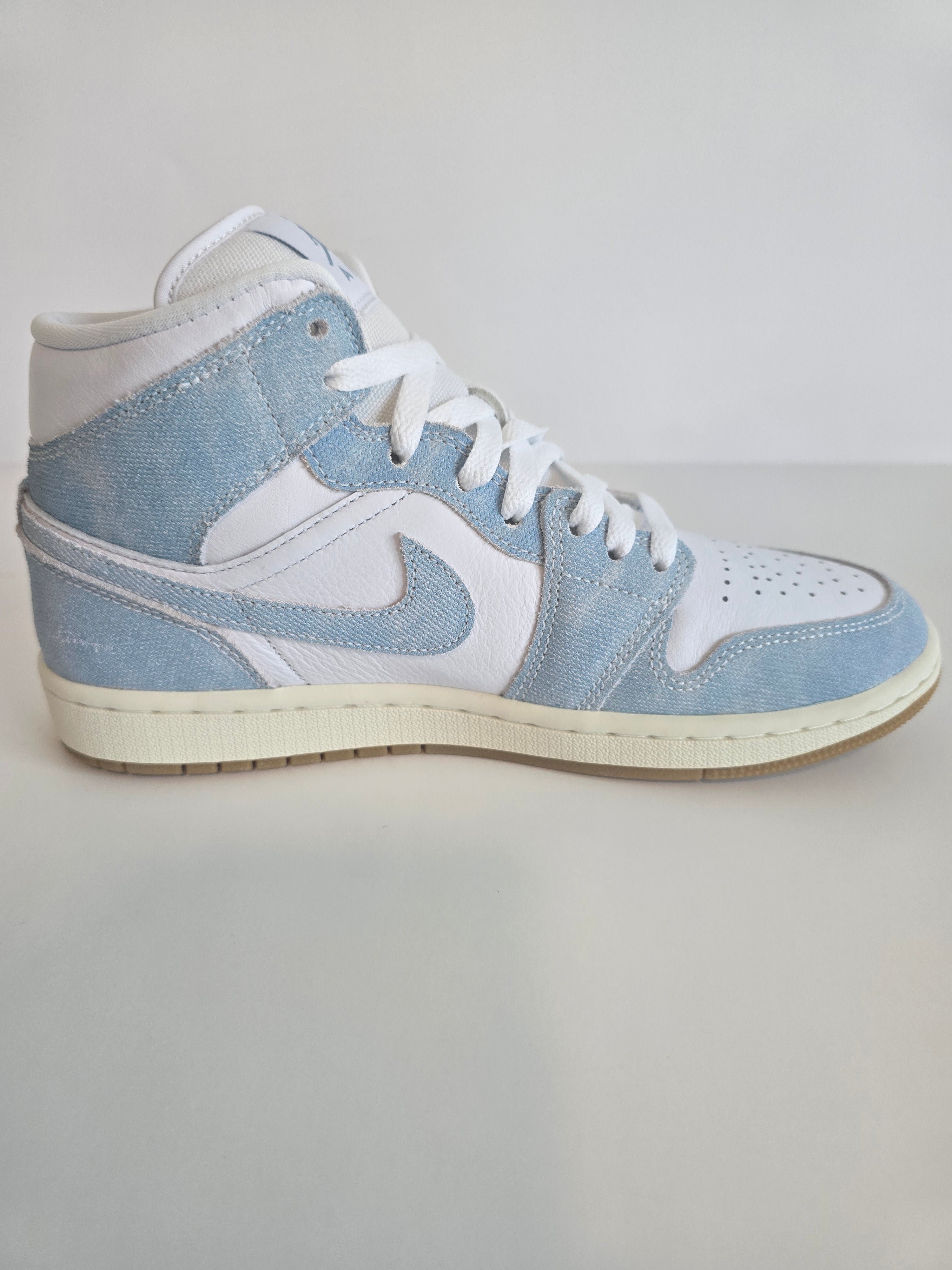 WMNS Air Jordan 1 Mid SE White Blue Sail (Size 8.5W) New w/ Box