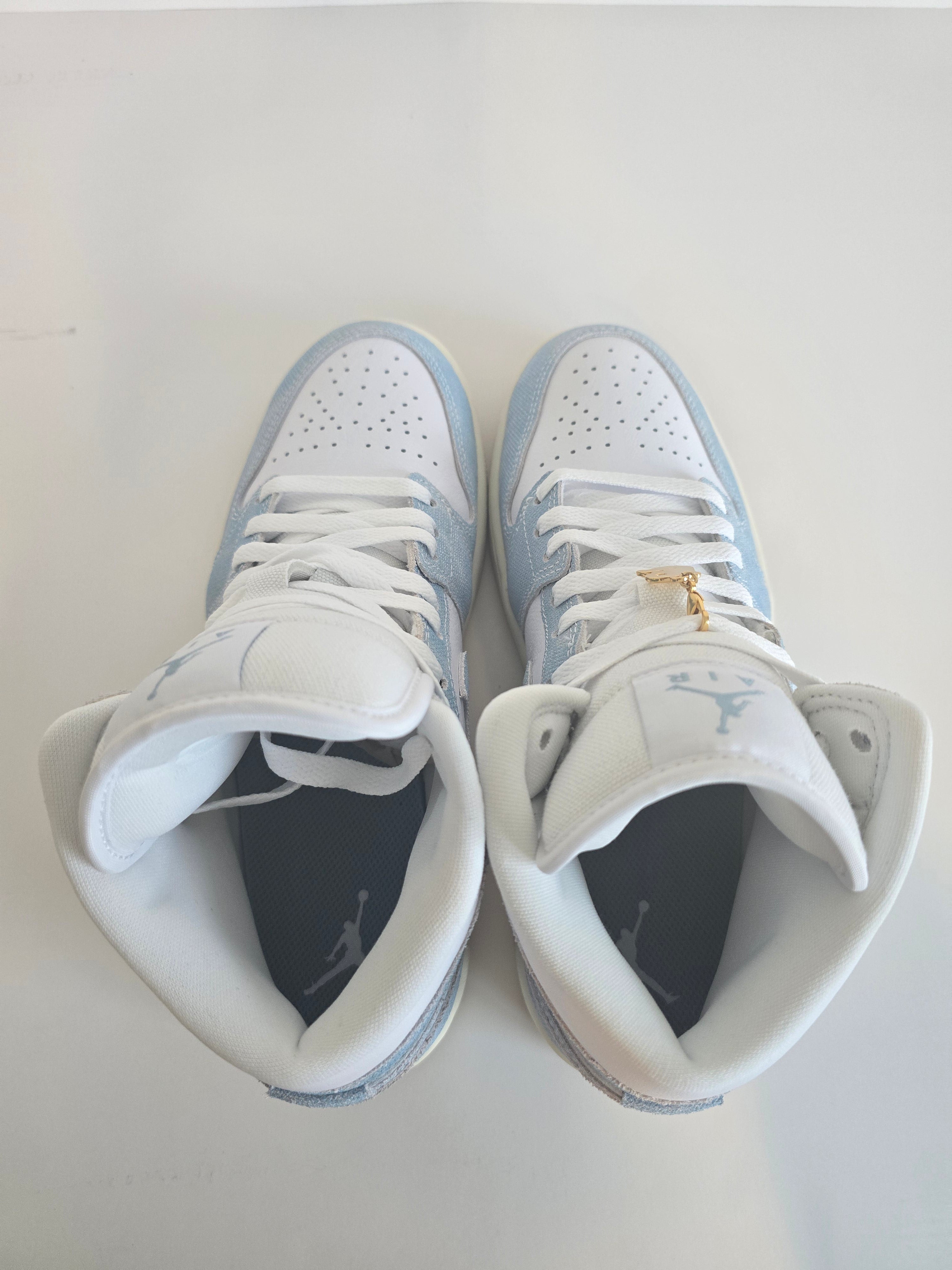 WMNS Air Jordan 1 Mid SE White Blue Sail (Size 8.5W) New w/ Box