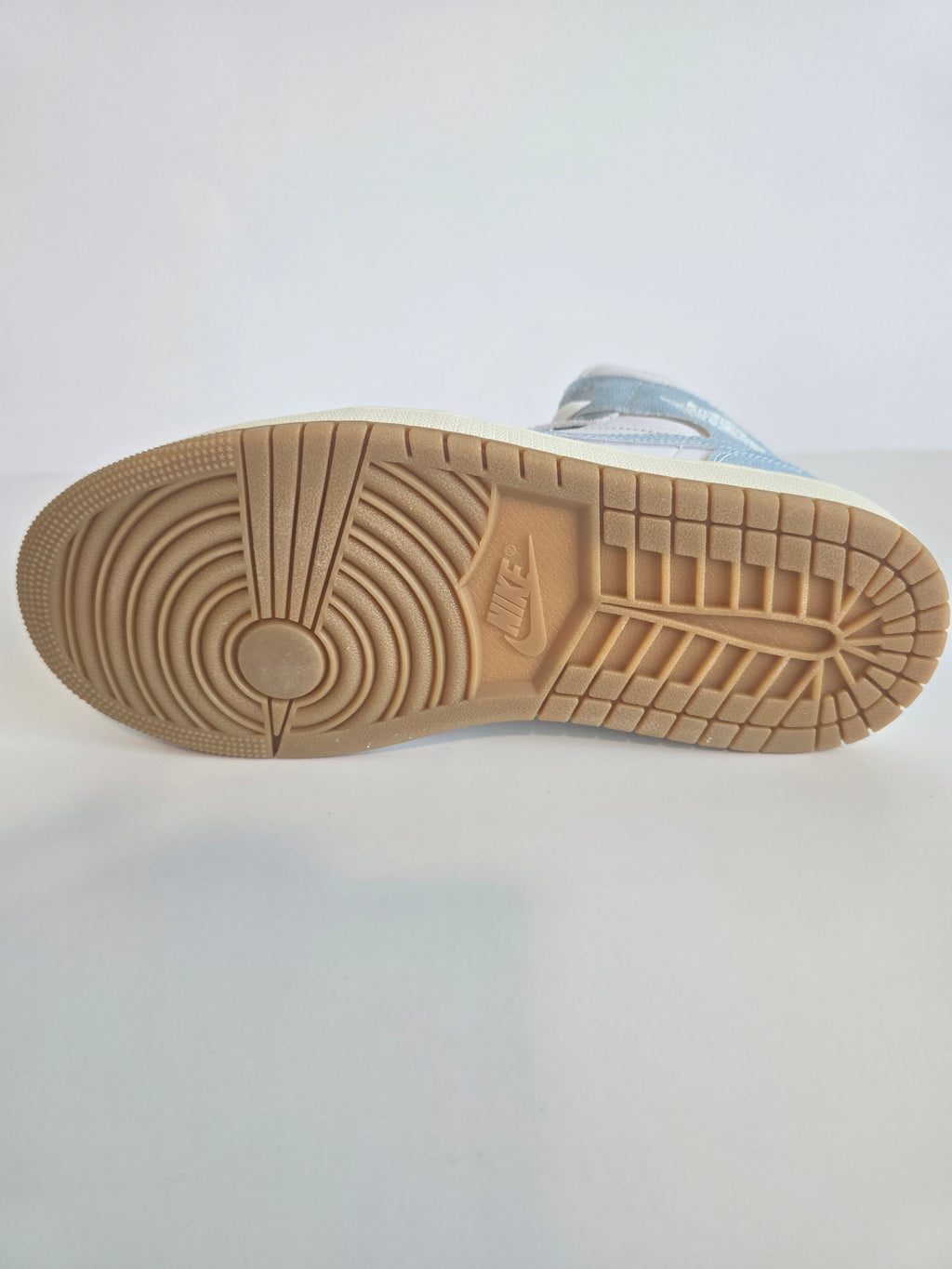 WMNS Air Jordan 1 Mid SE White Blue Sail (Size 8.5W) New w/ Box